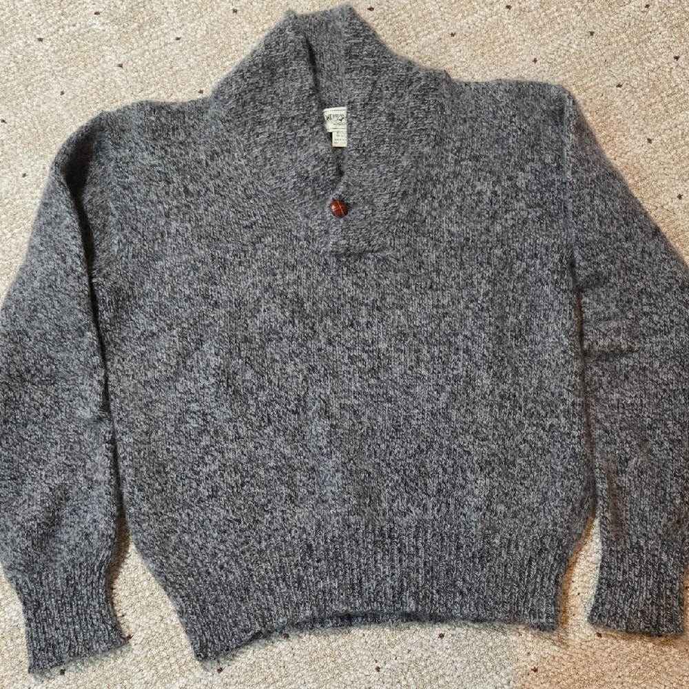 American Eagle Outfitters Gray V-Neck Sweater